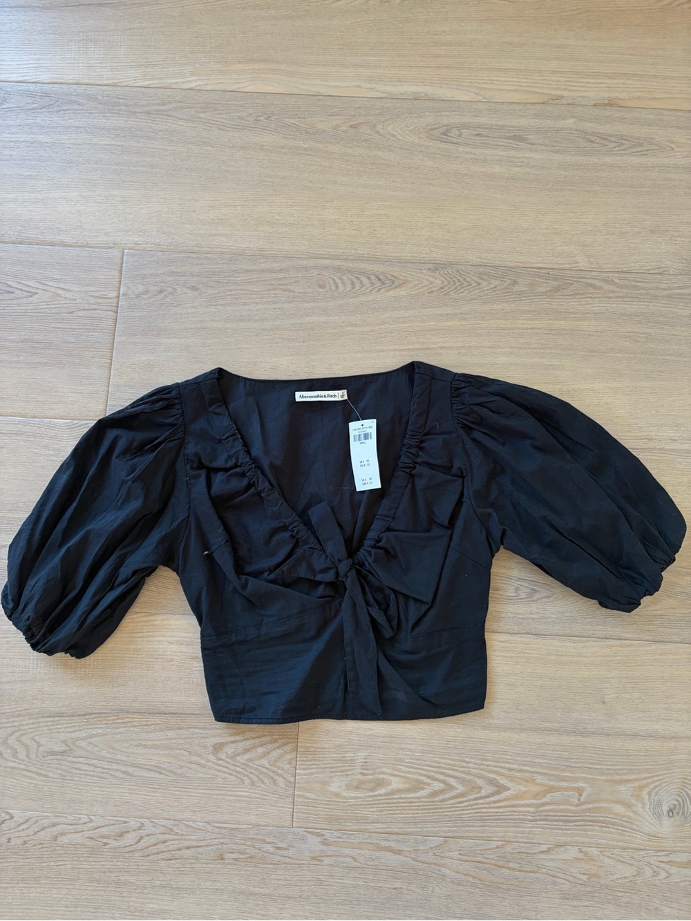 Abercrombie & Fitch Black Front-Tie V-Neck Crop Top